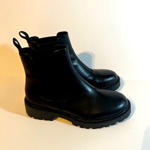 Vagabond Kenova Chelsea Lug Black Boots Women Sz 36/6 US-New without box